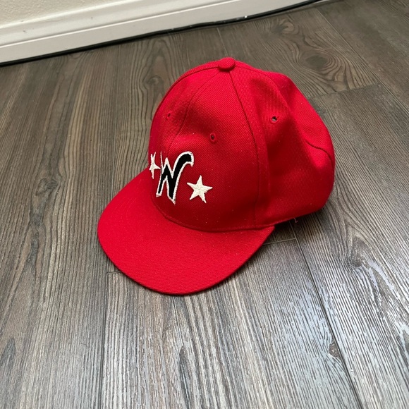 OTTO Red Cap with White Label - Picture 6 of 11